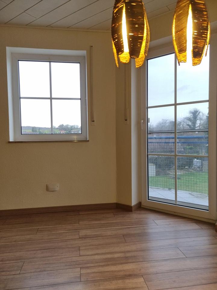 Moderne Wohnung mit 2 Balkonen in Ortsrandlage! – Bild 7