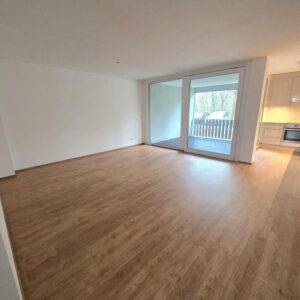 Exklusive 2,5-Zimmer Wohnung 70m² mit Loggia im EG & Blick ins Grüne