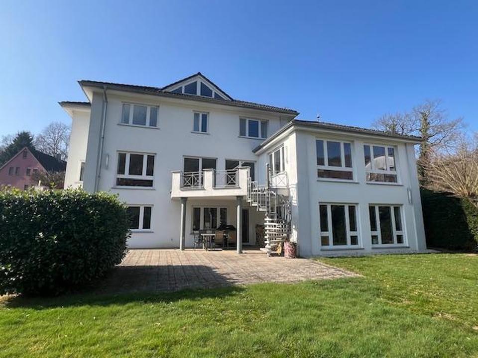 Großzügiges Einfamilienhaus in bevorzugter Wohnlage. Provisionsfrei – Bild 4