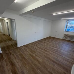 Wunderschöne kernsanierte Büroräume/Praxis mit 5 Zimmer im Erdgeschoss