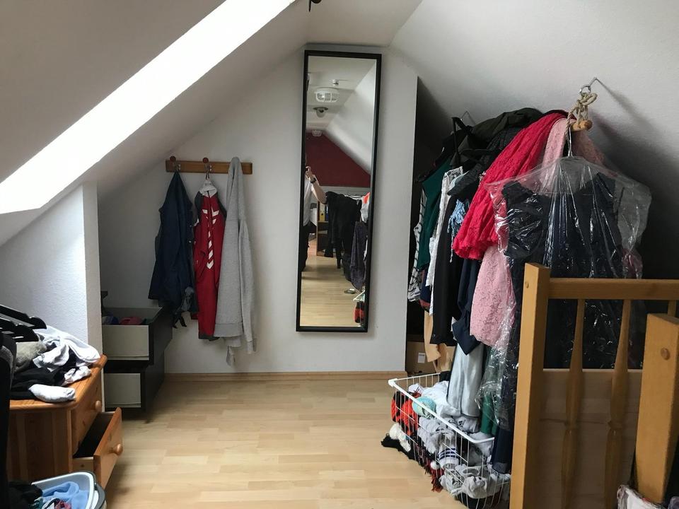 Zentral aber ruhig: Gemütliche Dachgeschosswohnung in der City – Bild 13