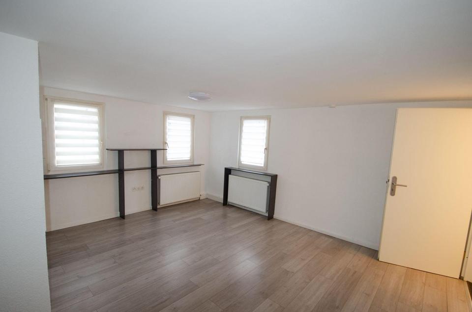 Technisch kernsaniertes Schmuckstück: Innen modernisiert, außen charmant ! – Bild 2