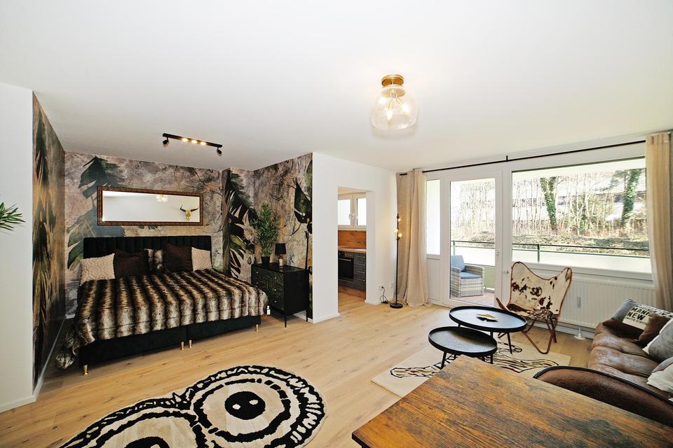 Apartment mit Balkon und EBK - komplett saniert und möbliert