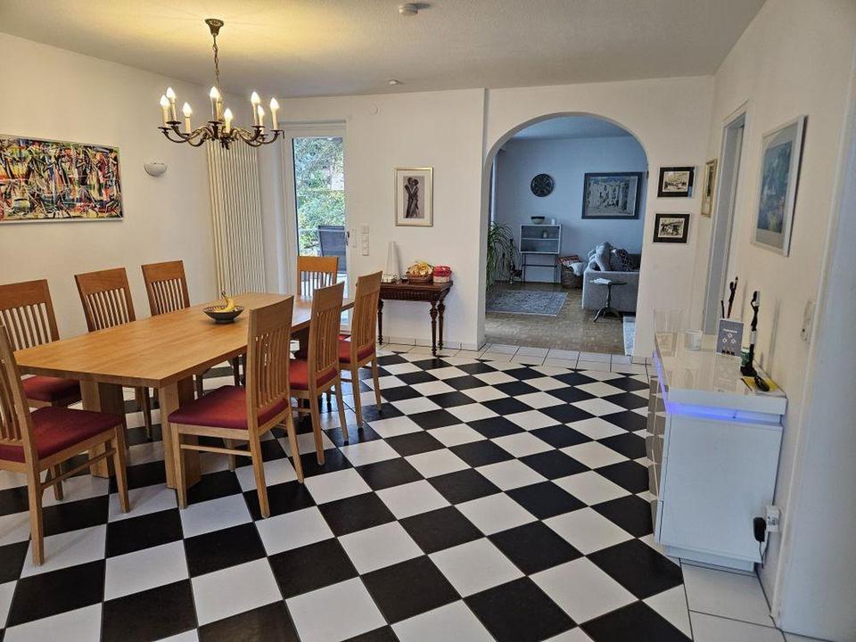 Großes Einfamilienhaus in ruhiger Traumlage – Bild 10