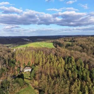 Freistehendes Einfamilienhaus in Alleinlage mit Panoramablick im Wald