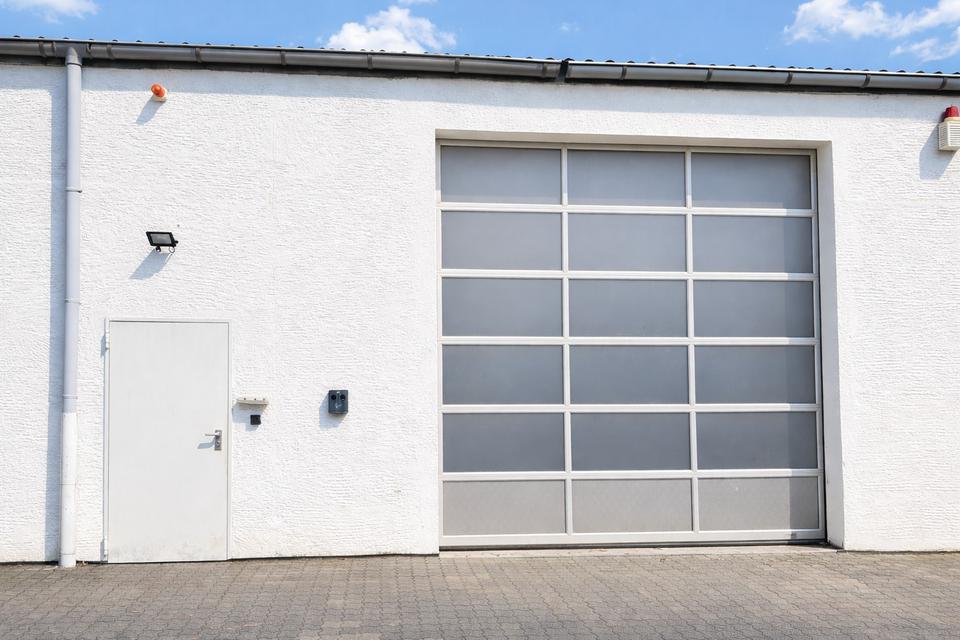 Lagerhalle / Halle / Gewerbeobjekt teilbar ab 240 qm zu vermieten – Bild 2