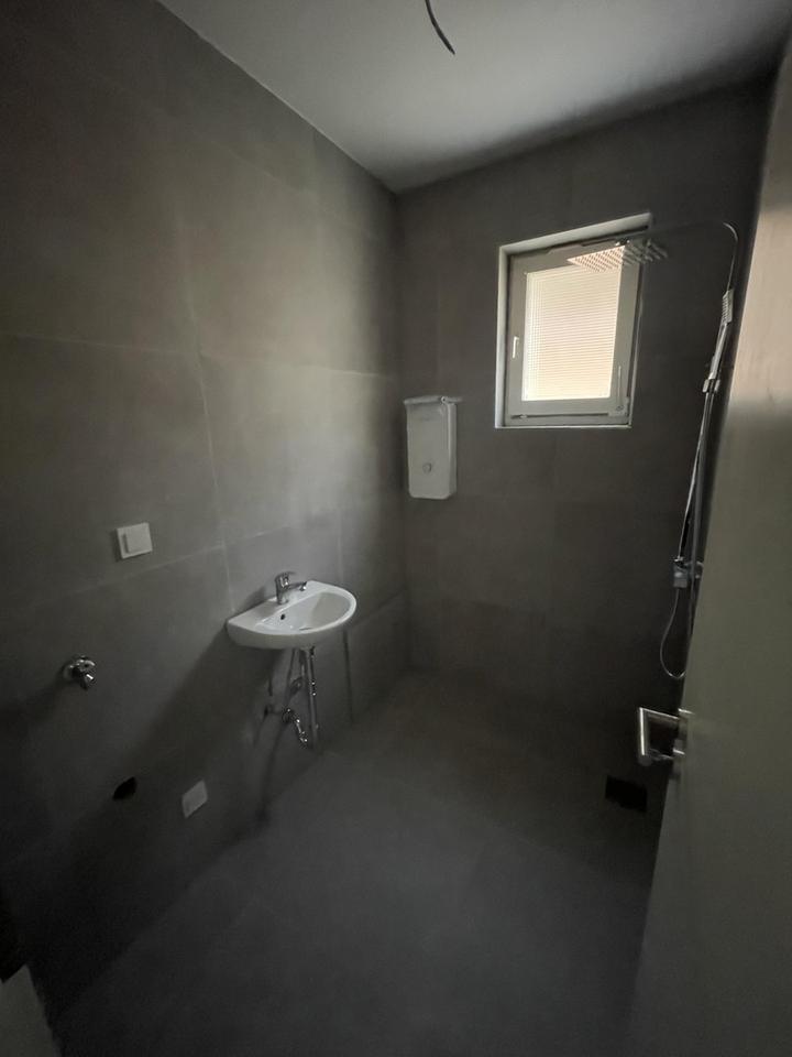 WG - geeignete 2 & 3 Zimmer-Wohnungen - kernsaniert mit Einbauküche – Bild 8