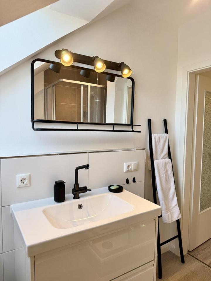 Stylishes Wohnen in verschiedenen vollmöblierten Apartments am Deich nahe Hamburg! – Bild 5