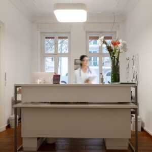 4,6% Mietrendite im Prenzlauer Berg - Vermietete Praxisräume - Saniert, Staffelmiete, Provisionsfrei