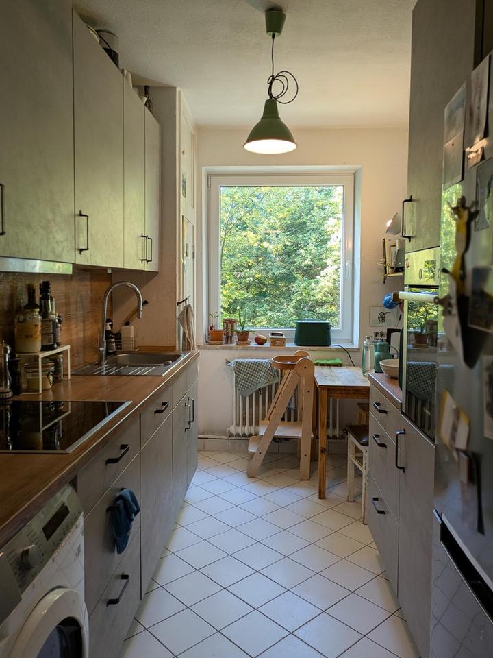 Gemütliche, und lichtverwöhnte 3 Zimmer Wohnung. Courtagefrei und großes Potenzial! – Bild 3