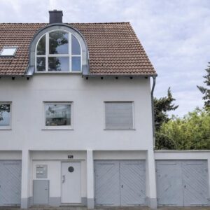 Einfamilienhaus mit großem Garten & Entwicklungspotenzial – Frankfurt-Griesheim