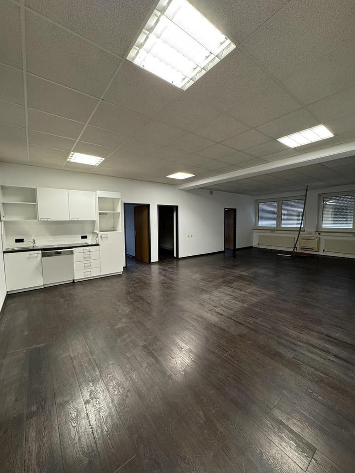 Lagerhalle ca. 1000qm mit Büro ca. 150qm – Bild 9