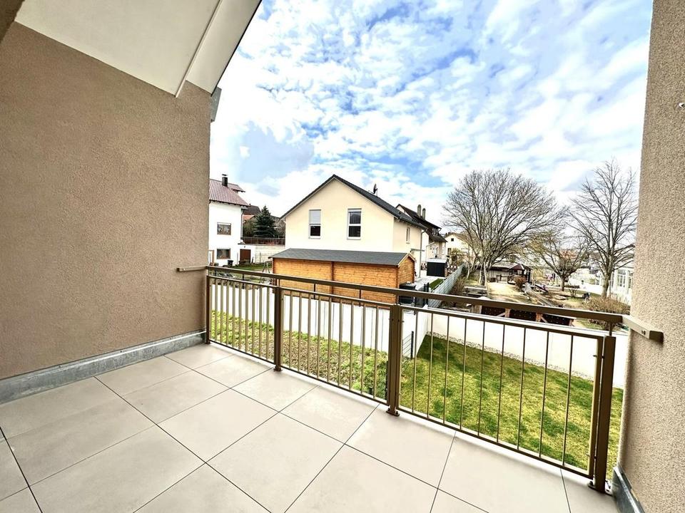 3-Zimmer Dachgeschosswohnung mit großzügigem Wohnbereich – Bild 2