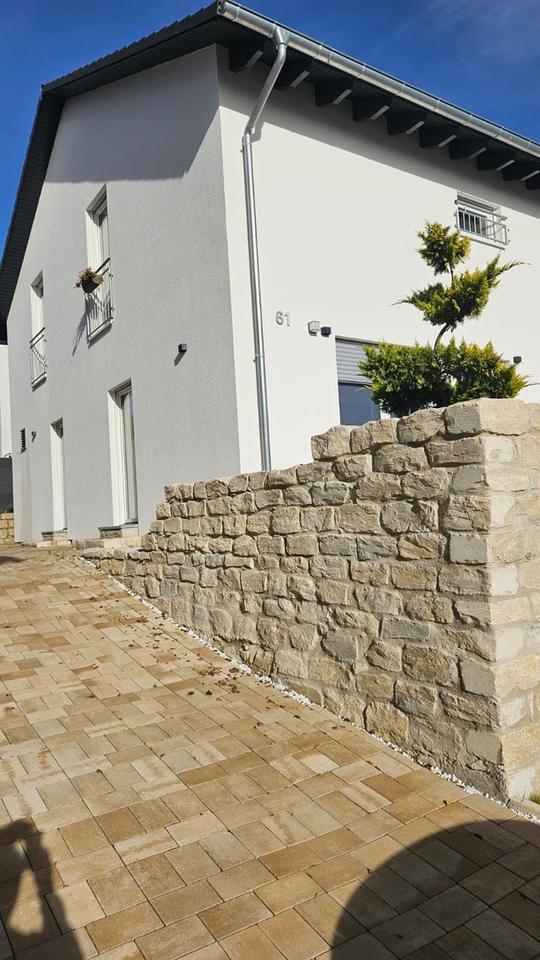 Neuwertige DHH mit Garage – Bild 2