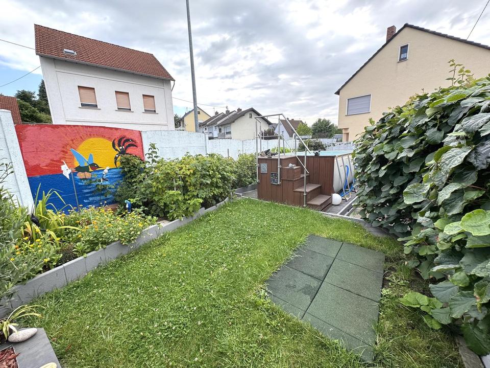 Bezugsfertiges Einfamilienhaus mit Pool, Einbauküche und Carport für zwei PKW – Bild 10