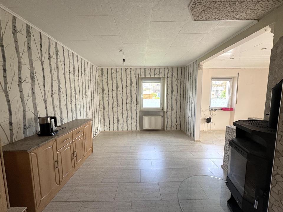 Bezugsfertiges Einfamilienhaus mit Pool, Einbauküche und Carport für zwei PKW – Bild 19