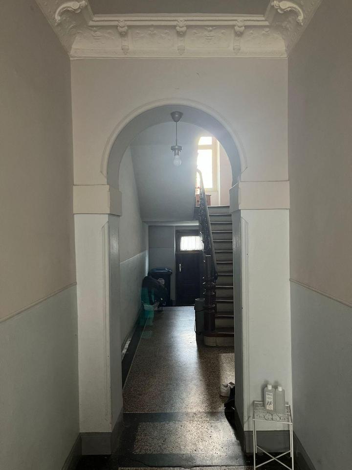 Vielseitiges Wohnhaus: Großfamilie oder 2×3-Zimmer-Wohnungen + Gewerbe & Garten – Bild 2