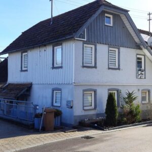 Technisch kernsaniertes Schmuckstück: Innen modernisiert, außen charmant !