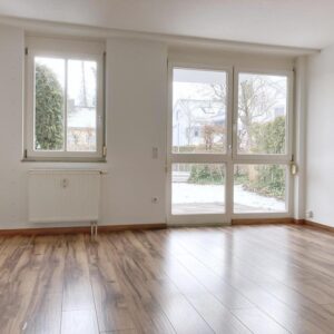 Sonnige 2-Zimmerwohnung in Superlage mit Terrasse , Garten und Tiefgarage