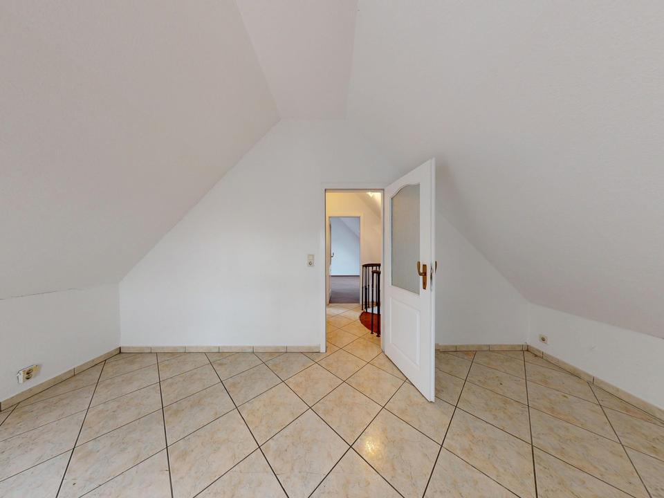 Provisionsfrei: Maisonnette 5 Z auf 2 Etagen – Bild 8