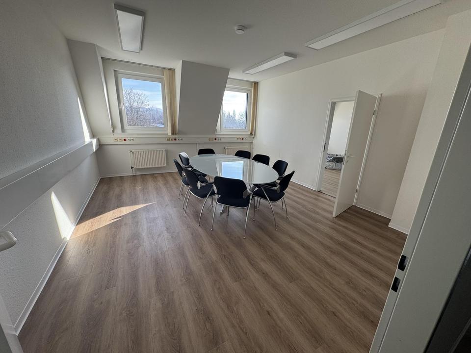 Bürovermietung im Dachgeschoß – Zentrale Lage mit Top-Infrastruktur – Bild 6