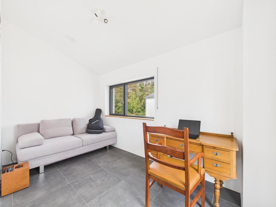 Modernes Einfamilienhaus am Waldrand - einfach einziehen! – Bild 15