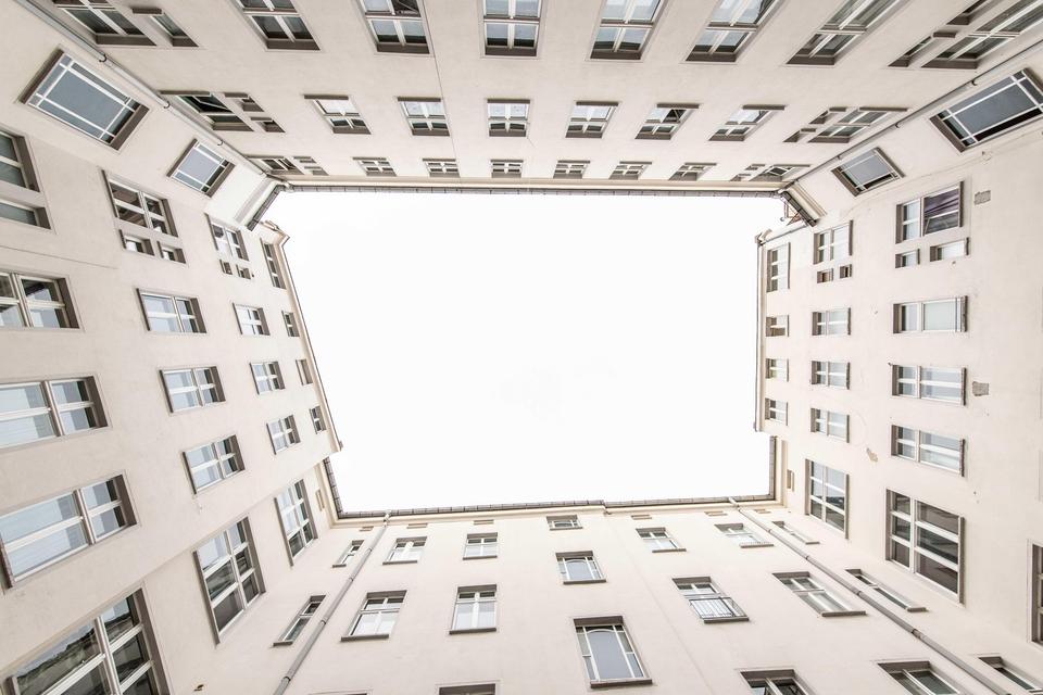 Stilvoller Altbau-Traum in bester Lage in Berlin-Mitte 2,5 Zimmern und luxuriösem Interior-Konzept – Bild 20