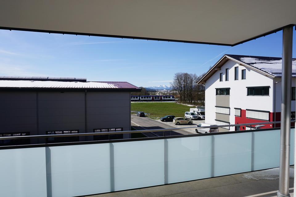 Nachmieter gesucht – moderne Gewerbeimmobilie (Halle/Büro) – Bild 3