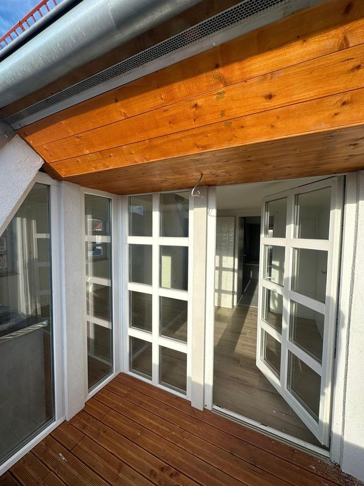 Charmante 3-Zimmer-Maisonette im kernsanierten Altbau + neue Markeneinbauküche – Bild 7