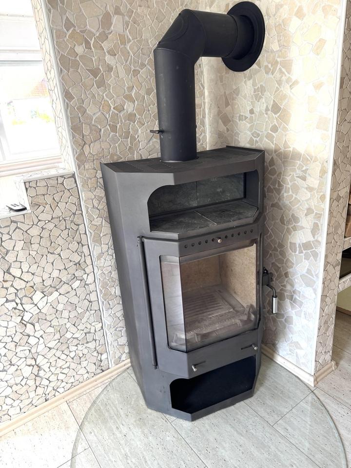 Bezugsfertiges Einfamilienhaus mit Pool, Einbauküche und Carport für zwei PKW – Bild 28