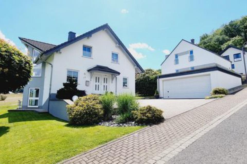 Neuwertige Immobilie im Toppzustand mit herrlicher Fernsicht