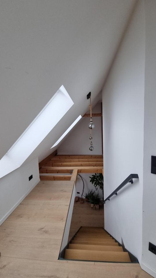 28.03 Besichtigung - Helle Maisonettewohnung mit Dachterrasse in der Innenstadt – Bild 11