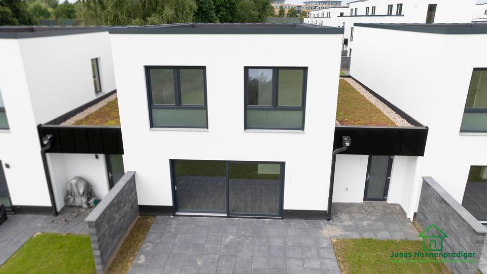 Modernes Reihenhaus mit Garage zum Erstbezug - 2 Geschosse – Bild 9