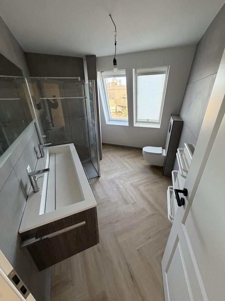 ***Renovierte Penthouse Eigentumswohnung 3,5 Zimmer 120 m2 Zentral Aufzug*** – Bild 14