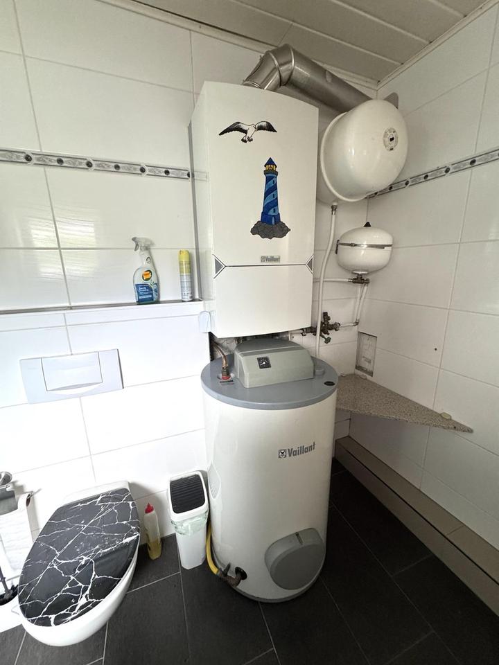 Bezugsfertiges Einfamilienhaus mit Pool, Einbauküche und Carport für zwei PKW – Bild 27