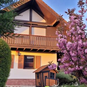 Einfamilienhaus mit Einliegerwohnung, Garten & Toplage in Seeheim-Jugenheim