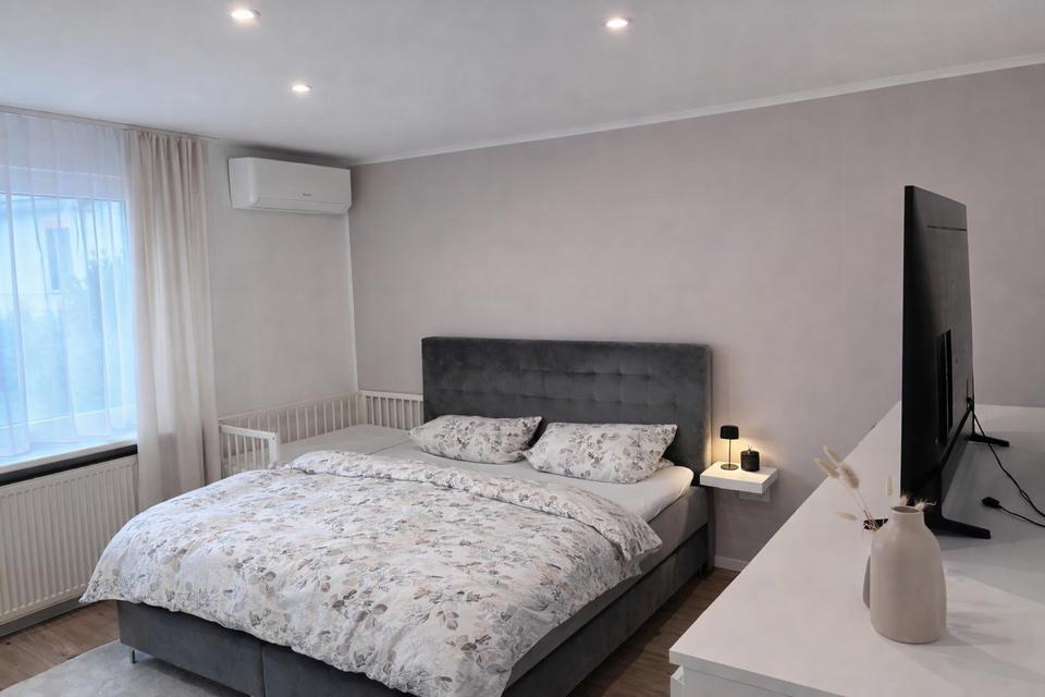 Sonnige 4-Zimmer-Familienwohnung am Feldrand – 2023 top renoviert + DG-Ausbaureserve – Bild 9