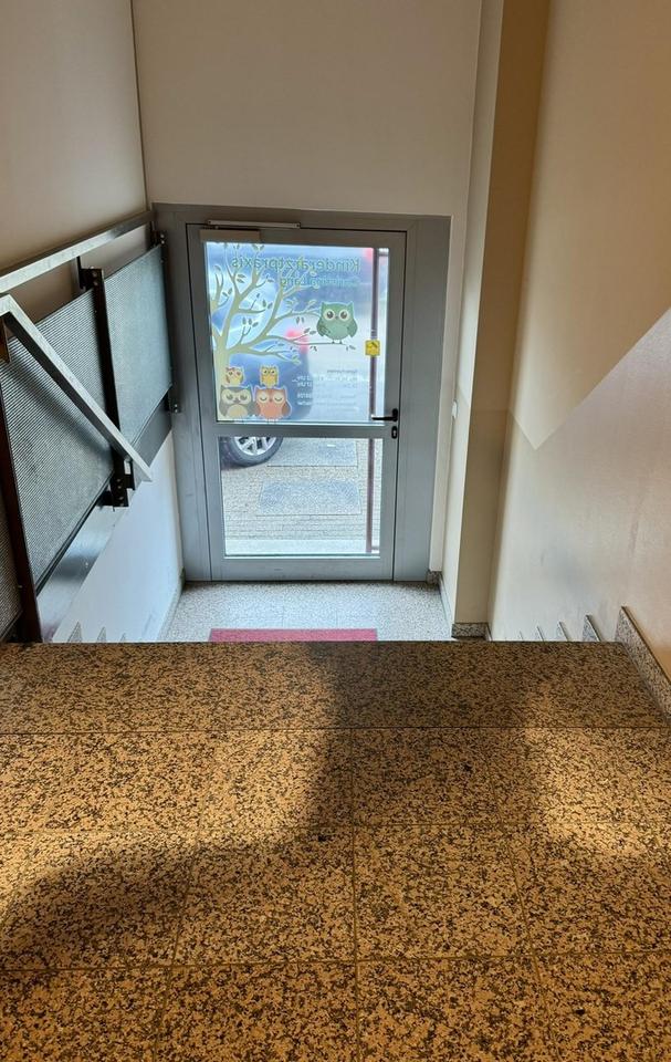 Moderne, helle Büro-/ Praxiseinheit mit Terrasse und separatem Eingang - provisionsfrei – Bild 2