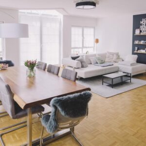 Hochwertige Stilaltbau-Whg im 1. OG (EBK + 3 Balkone) - zentral & ruhig