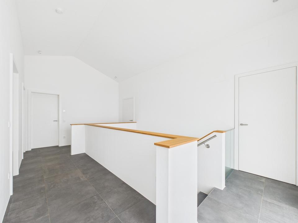 Modernes Einfamilienhaus am Waldrand - einfach einziehen! – Bild 10