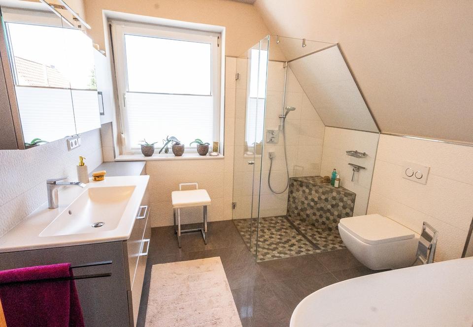 Top ausgestattetes Einfamilienhaus m. großem Garten & Bungalow in ruhiger Lage im Seebad Ueckermünde – Bild 22