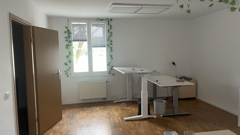 Büro im Burggebäude mit 77m² zu vermieten – Bild 9