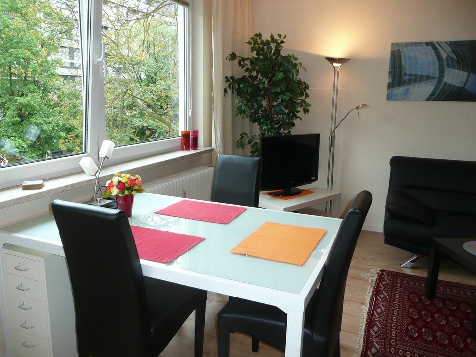 West-City Apartment * Nähe Kurfürstendamm + U7 * Südbalkon – Bild 4