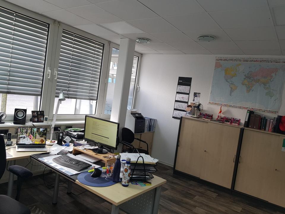 Flachdachhalle, Büros – Bild 16