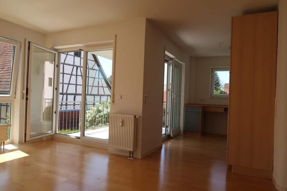 RESERVIERT - Stilvolle 3,5-Zimmer-Eigentumswohnung mit zwei Balkonen in sonniger Süd-West-Lage – Bild 3