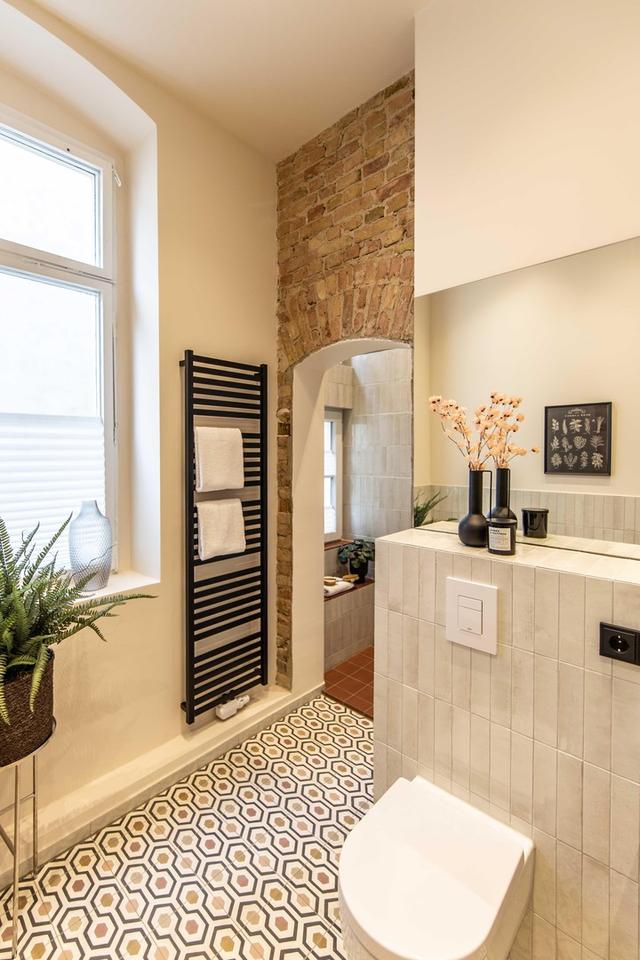 Stilvoller Altbau-Traum in bester Lage in Berlin-Mitte 2,5 Zimmern und luxuriösem Interior-Konzept – Bild 12