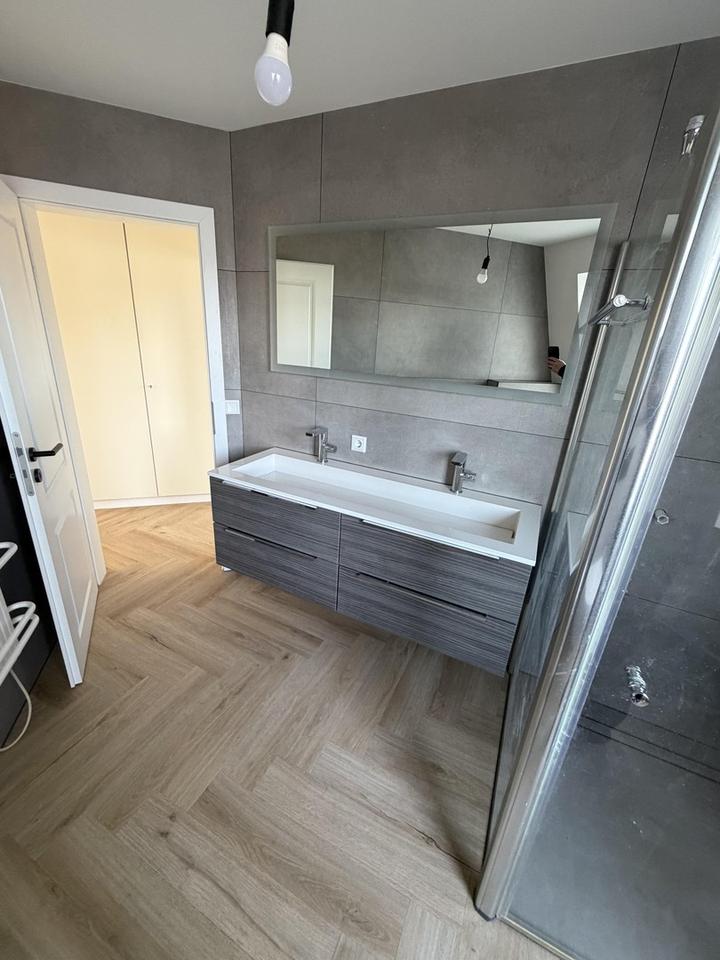 ***Renovierte Penthouse Eigentumswohnung 3,5 Zimmer 120 m2 Zentral Aufzug*** – Bild 17