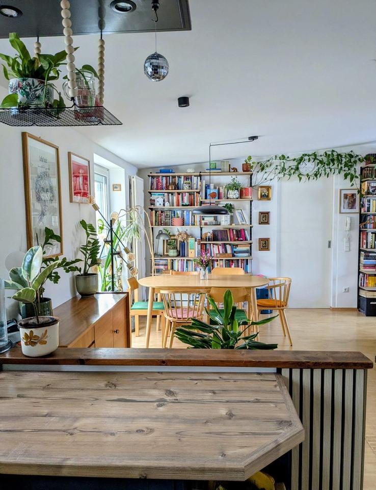 Provisionsfrei! Hochwertige Vierzimmerwohnung mit schönem Südwest-Balkon – Bild 2