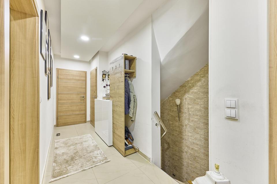 Großzügiges Wohnen mit Garten auf zwei Ebenen – Bild 12