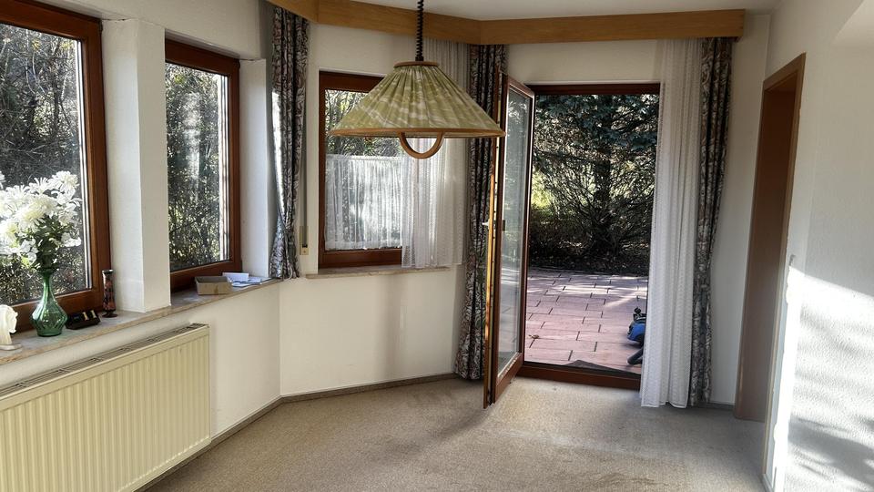 Haus mit viel Licht, Platz und Aussicht. Auch als Generationenhaus oder mit Praxis geeignet. – Bild 10